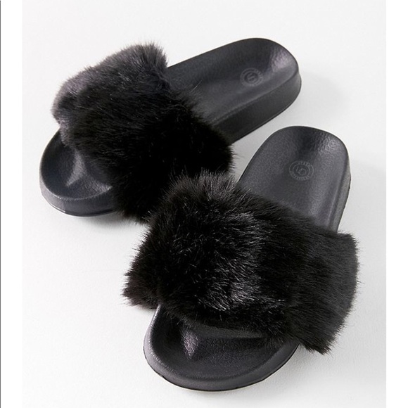 Urban Outfitters Shoes - Urban Outfitters faux fur slide